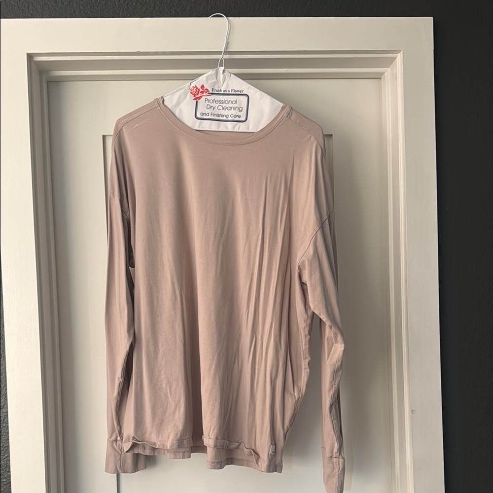 Vuori Long-Sleeve Feather Tee